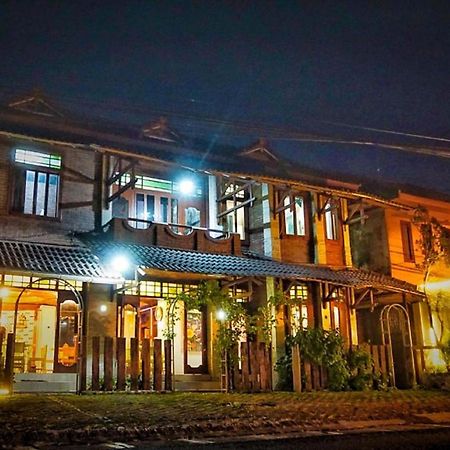 Ary'S Hotel By Cocotel Jogjakarta Buitenkant foto